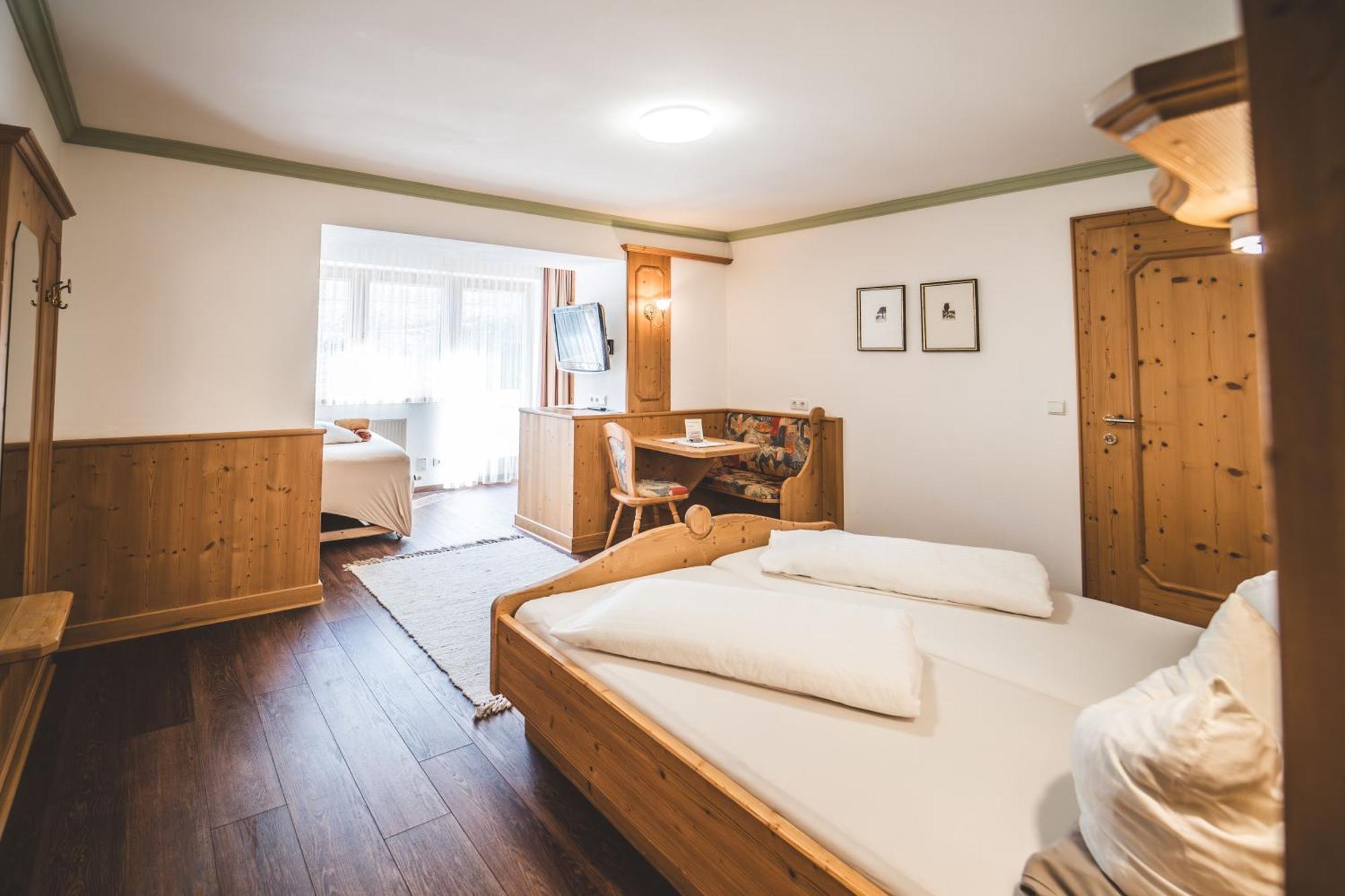 Pension Sonnenheim เชินแบร์ก อิม ชตูไบทาล ภายนอก รูปภาพ