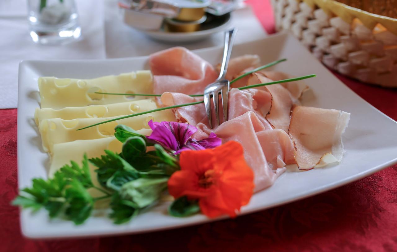 Pension Sonnenheim เชินแบร์ก อิม ชตูไบทาล ภายนอก รูปภาพ